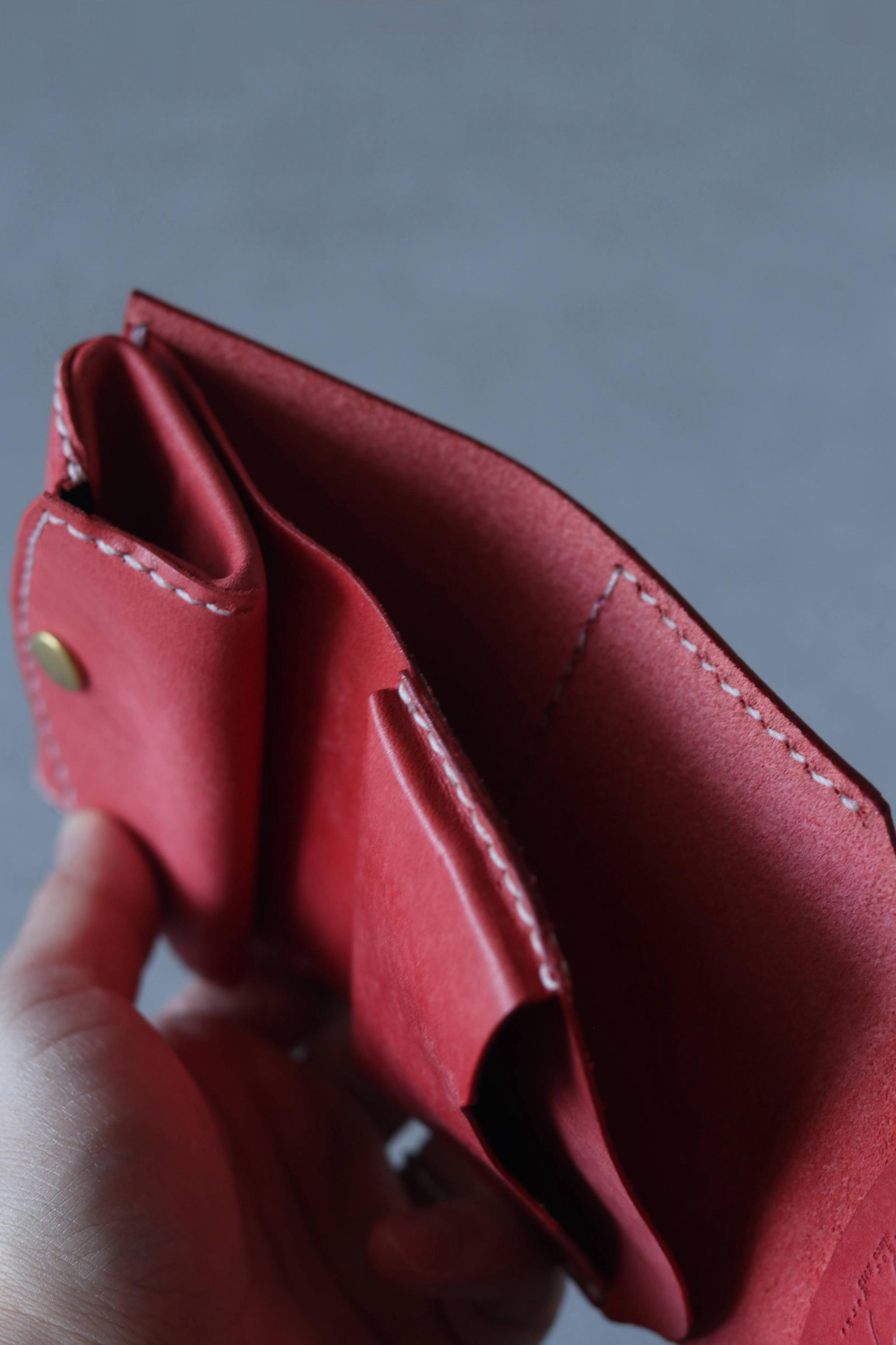 ふわっと包み込む三つ折り財布　赤　ミニ財布 コンパクトウォレット イタリアンレザー 本革 プレゼント | 6枚目